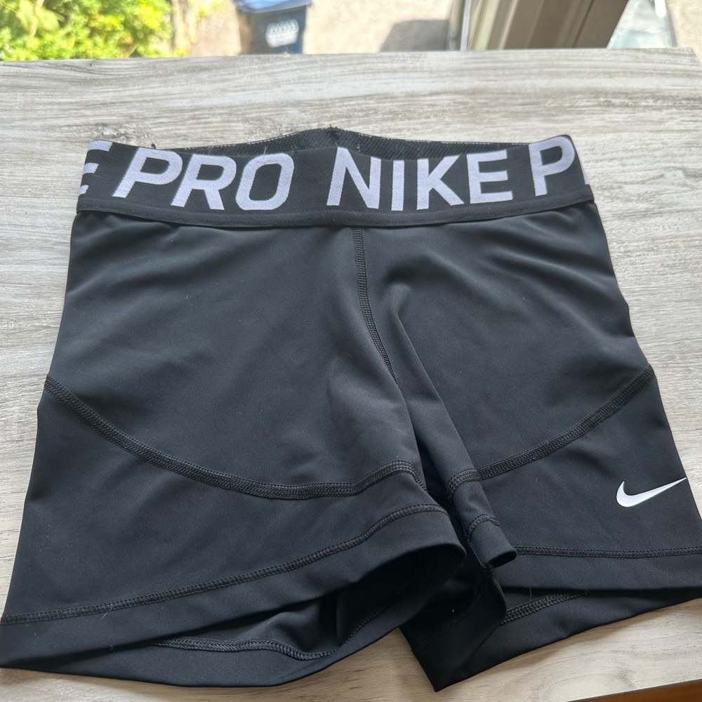 Women’s Nike pro shorts
